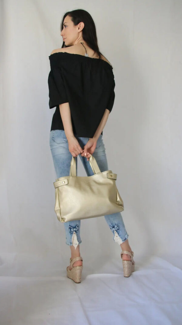 Blusa in cotone con scollo alla Carmen