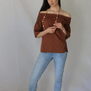 Blusa in cotone con scollo alla Carmen