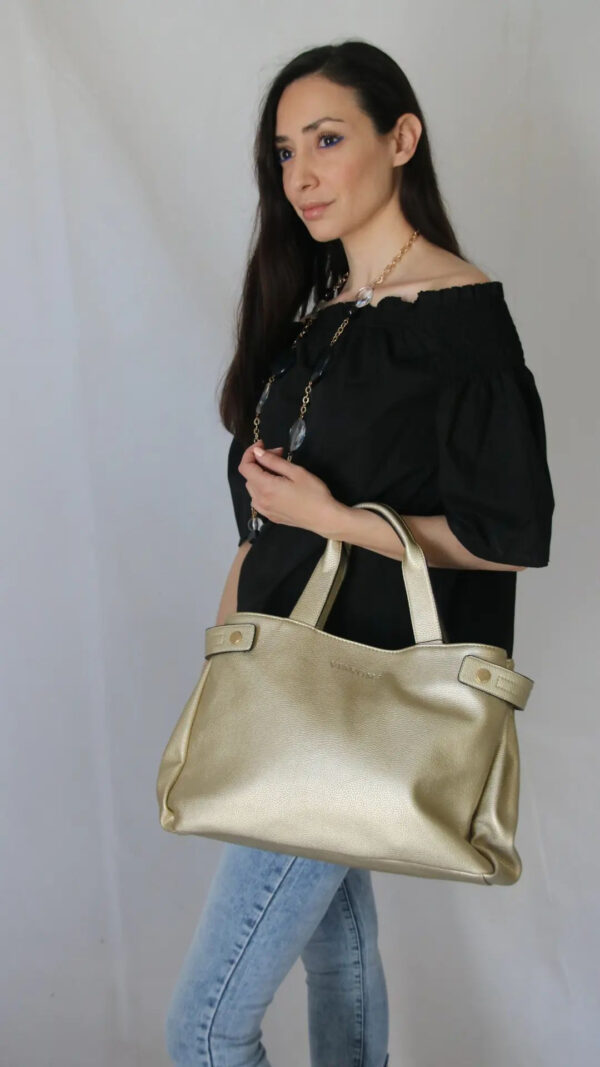Blusa in cotone con scollo alla Carmen