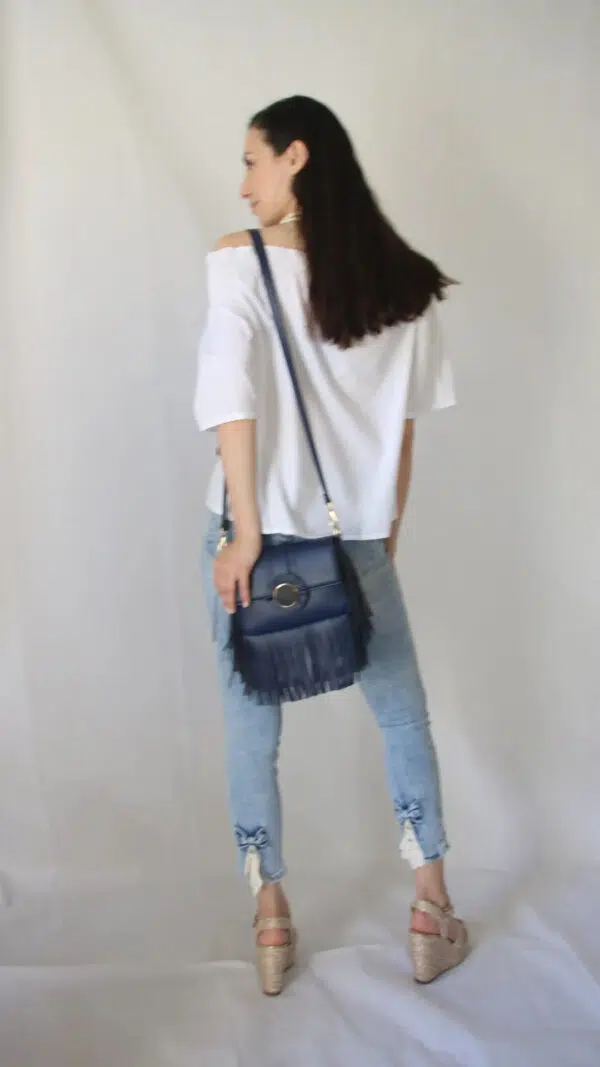 Blusa in cotone con scollo alla Carmen