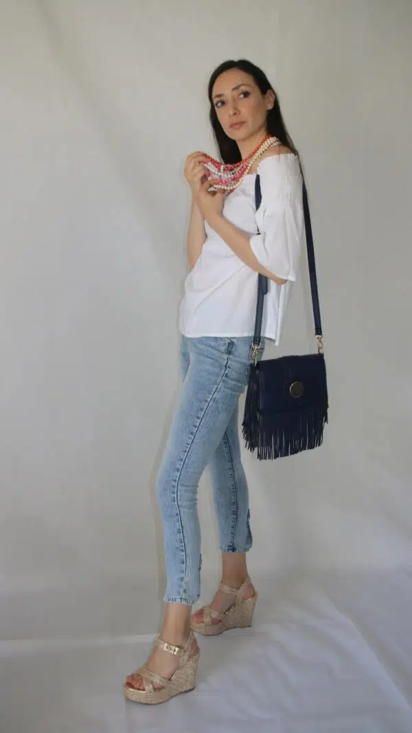 Blusa in cotone con scollo alla Carmen