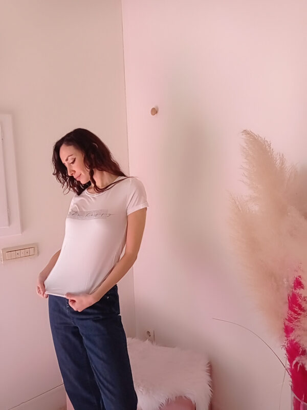 "T-Shirt 'To Be Happy Choose': Scegli la Felicità con Stile!