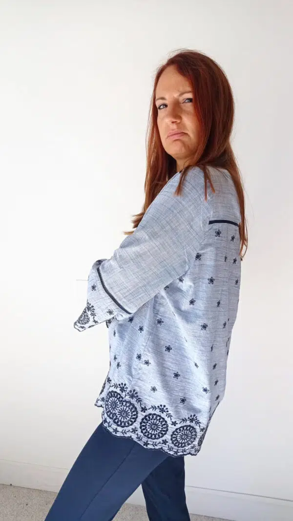 Blusa in cotone macramè Art. Bolle