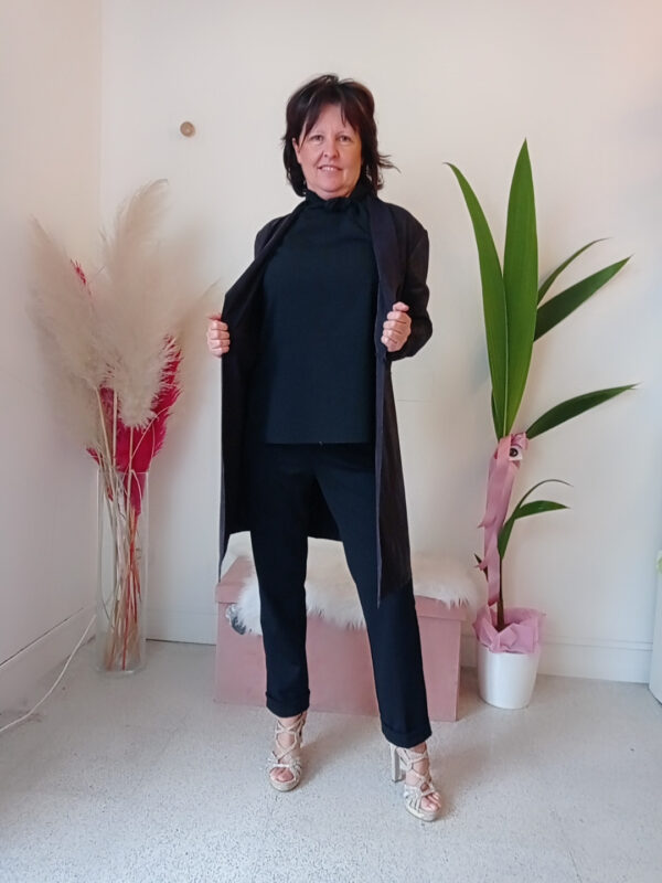 Spolverino Cappotto 'Isabella' in Ecopelle dallo Stile Dark e Deciso