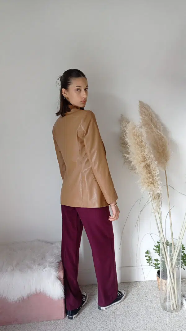 Giacca Ecopelle Stella McQueen Art. Viola - L'Essenza dell'Autunno in Stile Nocciola