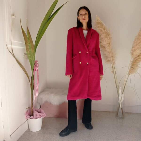Cappotto Fucsia Peloso Doppiopetto - Calore e Stile sotto al Ginocchio