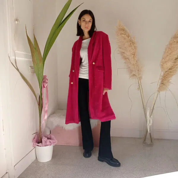 Cappotto Fucsia Peloso Doppiopetto - Calore e Stile sotto al Ginocchio
