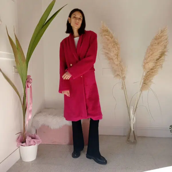 Cappotto Fucsia Peloso Doppiopetto - Calore e Stile sotto al Ginocchio