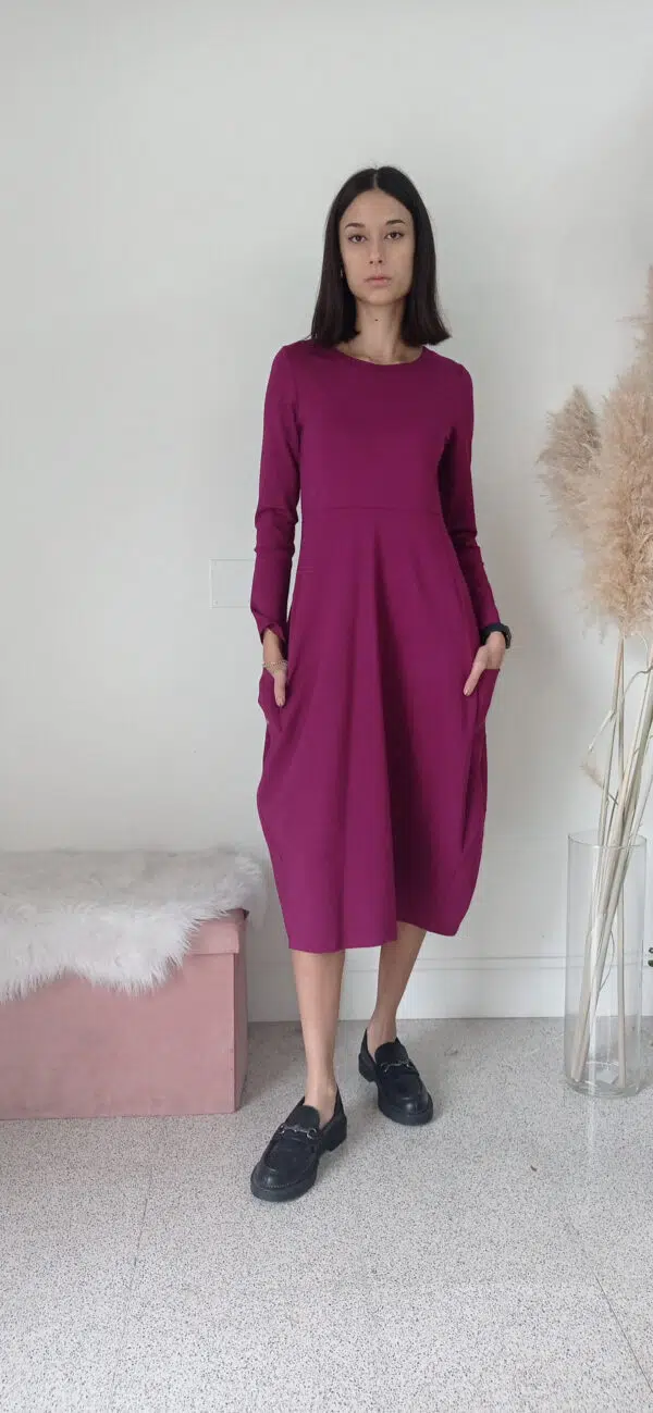 Abito Magenta in Punto Milano Viscosa - Eleganza Quotidiana e Versatilità