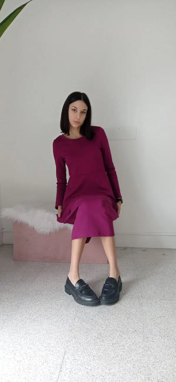 Abito Magenta in Punto Milano Viscosa - Eleganza Quotidiana e Versatilità