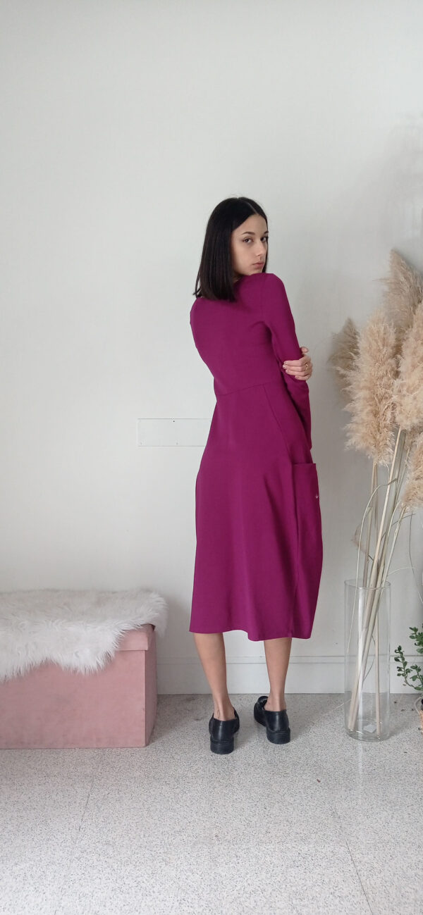 Abito Magenta in Punto Milano Viscosa - Eleganza Quotidiana e Versatilità