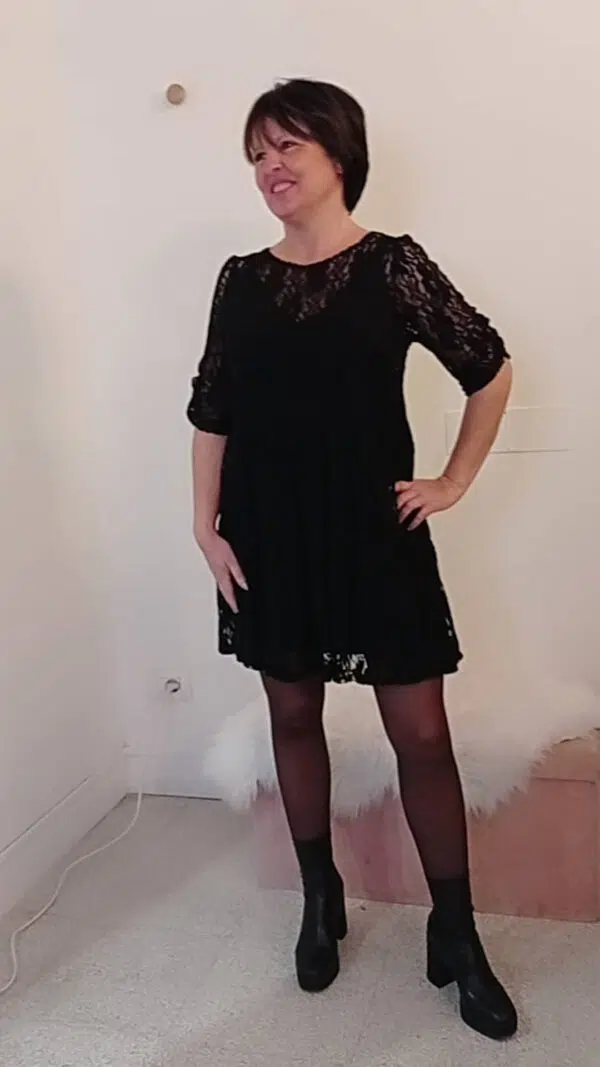 Abito in pizzo nero Art. Trixy