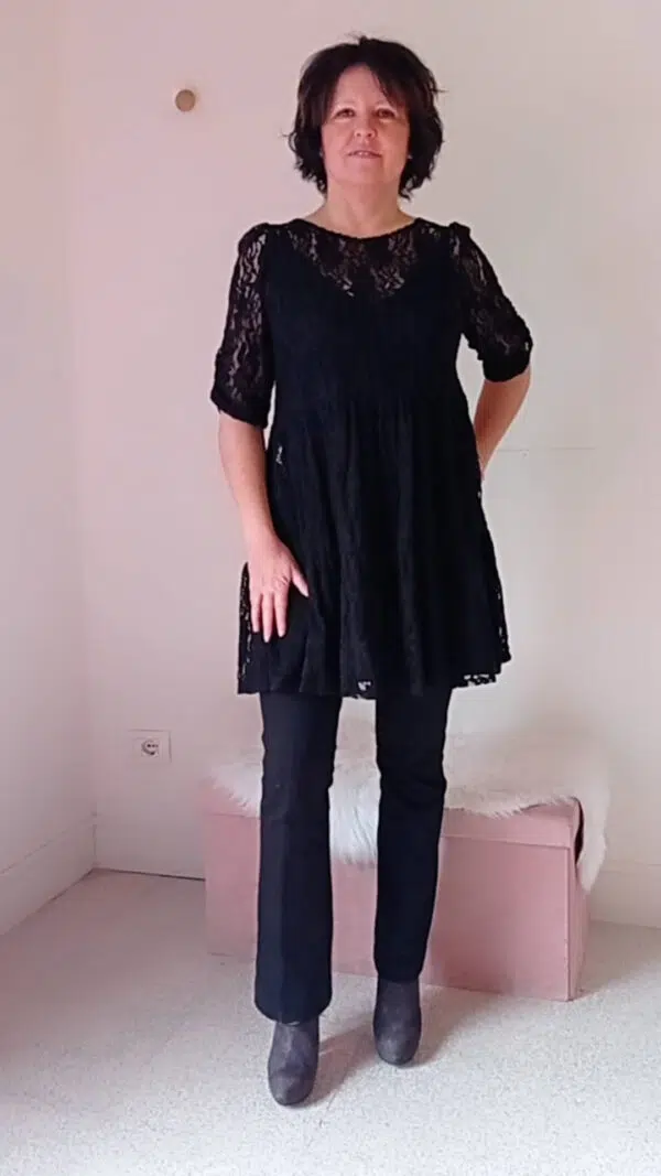 Abito in pizzo nero Art. Trixy