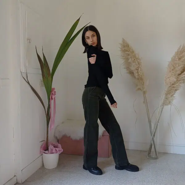 Pantalone Palazzo in Velluto a Coste Armonia - Eleganza Poliedrica per Ogni Occasione