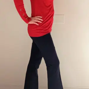 Maglia donna primavera/estate in viscosa con collo sciallato e bottoni sui polsini