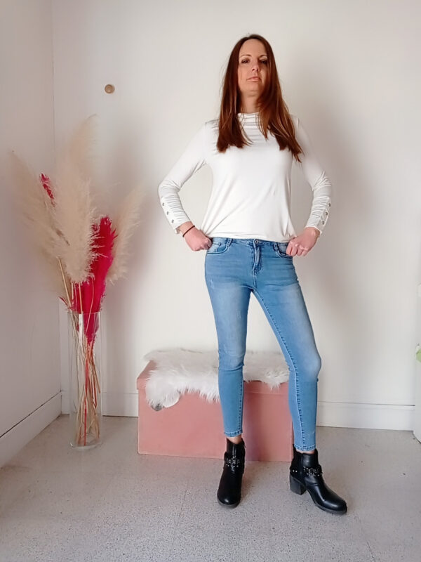 Maglia donna primavera/estate in viscosa con collo sciallato e bottoni sui polsini