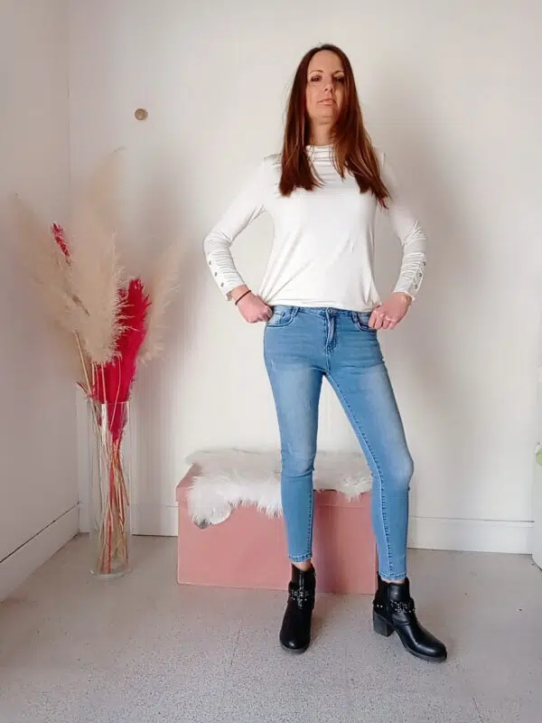 Maglia donna primavera/estate in viscosa con collo sciallato e bottoni sui polsini