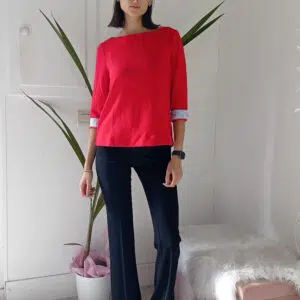 Maglia Mezza Stagione in Misto Viscosa - Eleganza e Comfort in Stile Classico