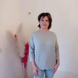 Maglia blusa in cotone e modal primavera estate: scopri come abbinarla per un look trendy e fresco