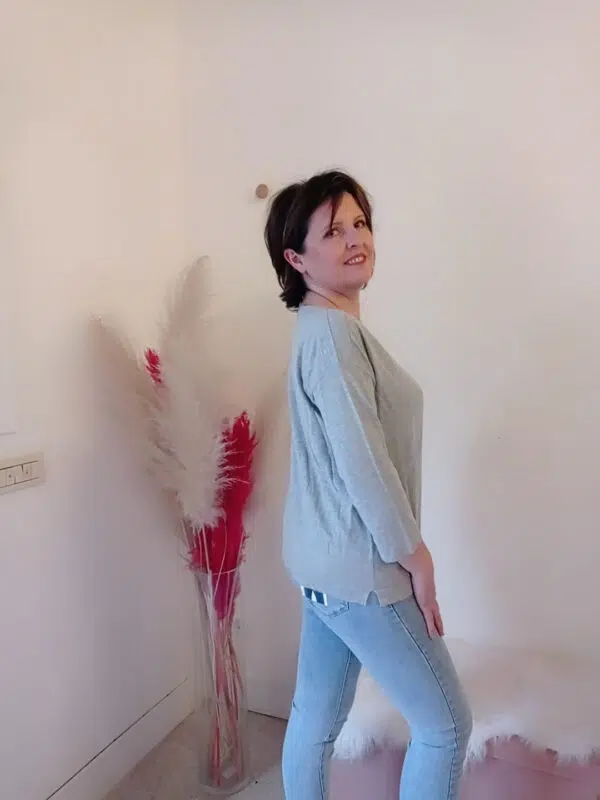 Maglia blusa in cotone e modal primavera estate: scopri come abbinarla per un look trendy e fresco