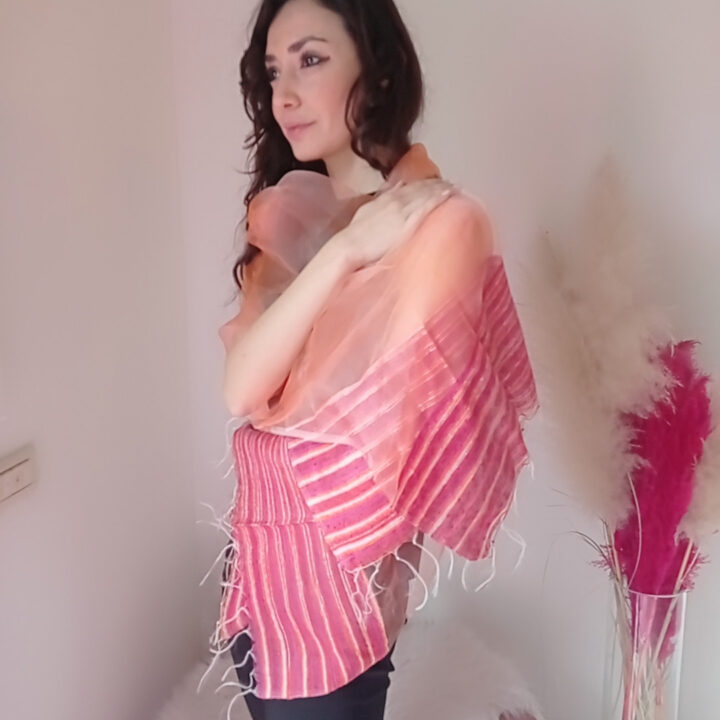 Foulard in Organza Arancione: Aggiungi un tocco di Sole al tuo Look Elegante