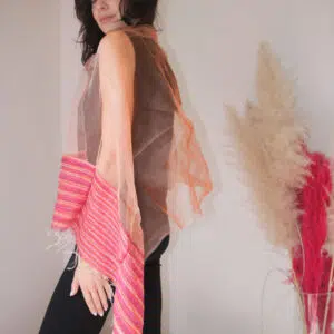 Foulard in Organza Arancione: Aggiungi un tocco di Sole al tuo Look Elegante