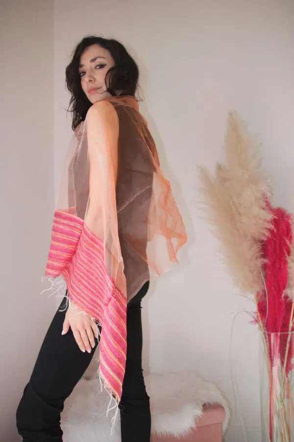 Foulard in Organza Arancione: Aggiungi un tocco di Sole al tuo Look Elegante