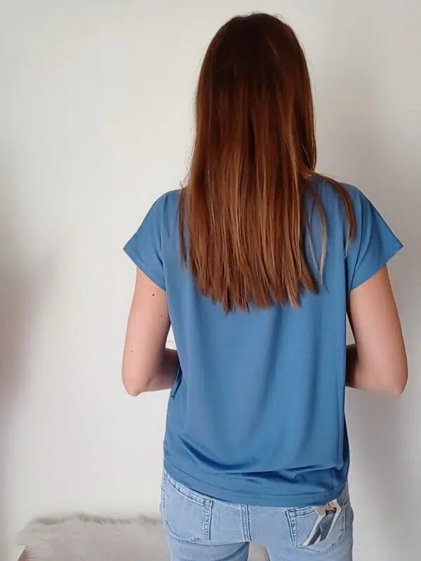 Blusa a mezze maniche in morbida viscosa con collo rifinito in argento - Bianco, Jeans e Amarena