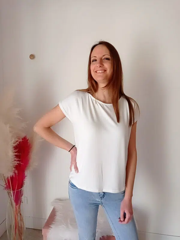 Blusa a mezze maniche in morbida viscosa con collo rifinito in argento - Bianco, Jeans e Amarena