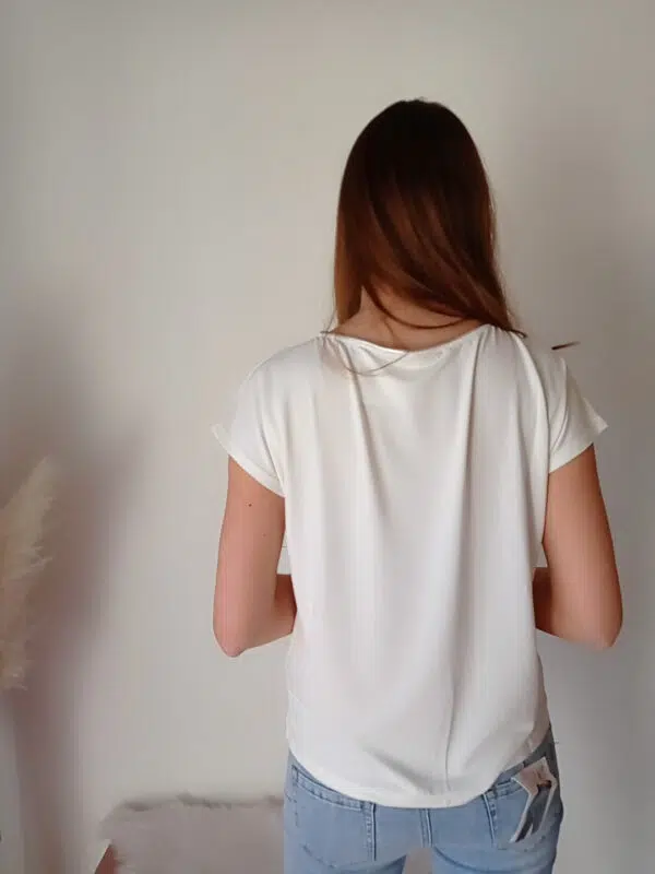 Blusa a mezze maniche in morbida viscosa con collo rifinito in argento - Bianco, Jeans e Amarena