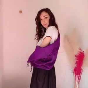 Stola viola con frange elegante in pura seta indiana