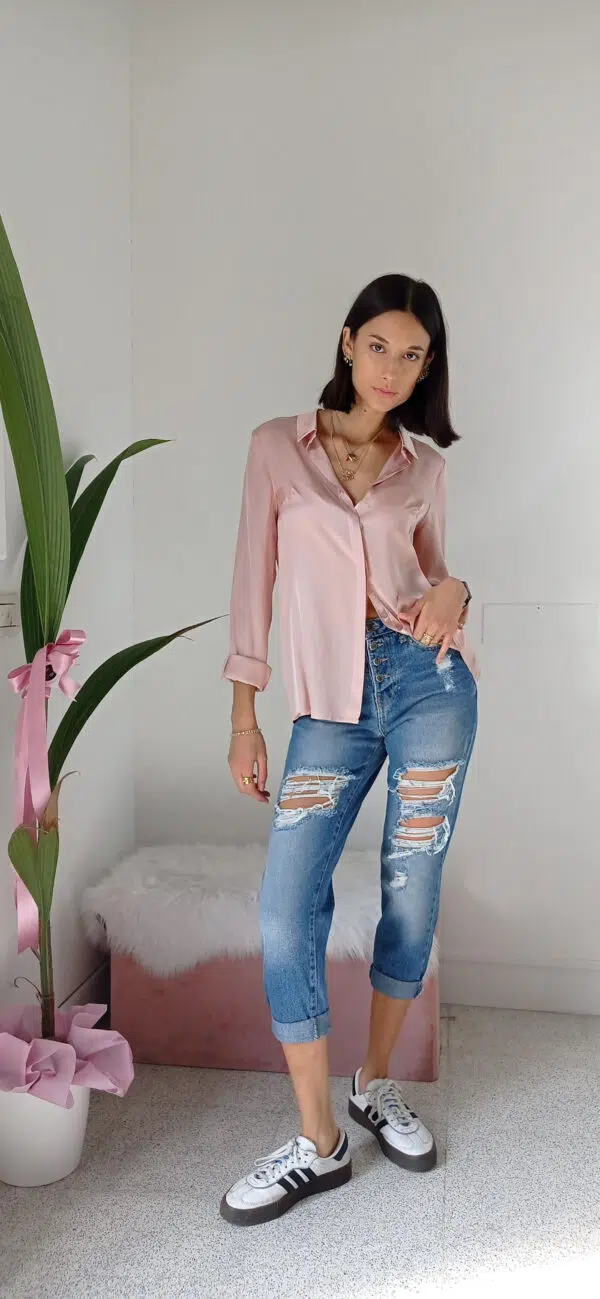 Camicia Elegante in Raso di Viscosa: Raffinatezza e Comfort in Ogni Tonalità!