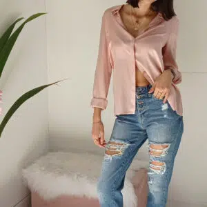 Camicia Elegante in Raso di Viscosa: Raffinatezza e Comfort in Ogni Tonalità!