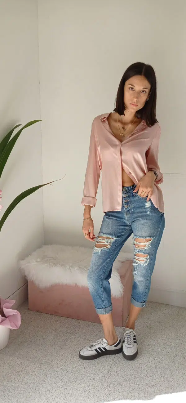 Camicia Elegante in Raso di Viscosa: Raffinatezza e Comfort in Ogni Tonalità!