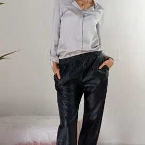Camicia Elegante in Raso di Viscosa: Raffinatezza e Comfort in Ogni Tonalità!