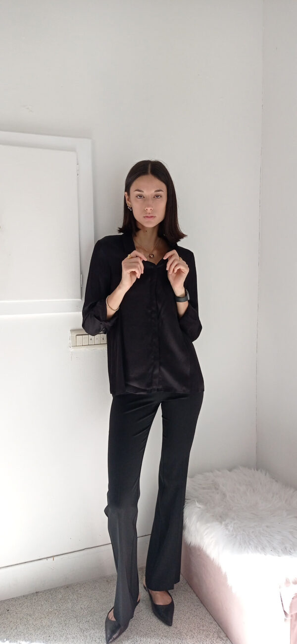 Camicia Elegante in Raso di Viscosa: Raffinatezza e Comfort in Ogni Tonalità!