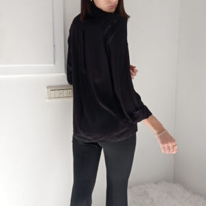 Camicia Elegante in Raso di Viscosa: Raffinatezza e Comfort in Ogni Tonalità!