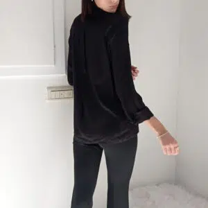 Camicia Elegante in Raso di Viscosa: Raffinatezza e Comfort in Ogni Tonalità!