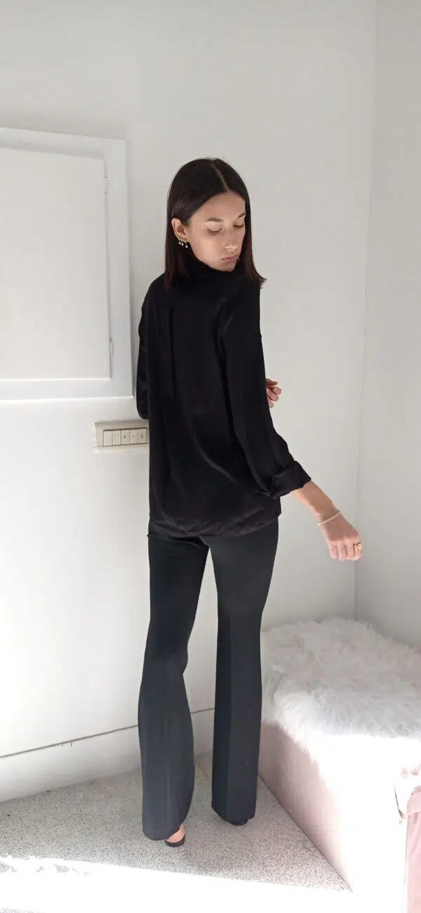 Camicia Elegante in Raso di Viscosa: Raffinatezza e Comfort in Ogni Tonalità!