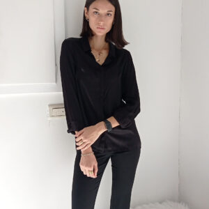Camicia Elegante in Raso di Viscosa: Raffinatezza e Comfort in Ogni Tonalità!