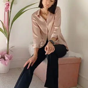 Camicia Elegante in Raso di Viscosa: Raffinatezza e Comfort in Ogni Tonalità!