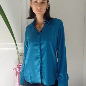 Camicia di Lusso in Raso di Viscosa: Eleganza e Stile in Viola e Ottanio!