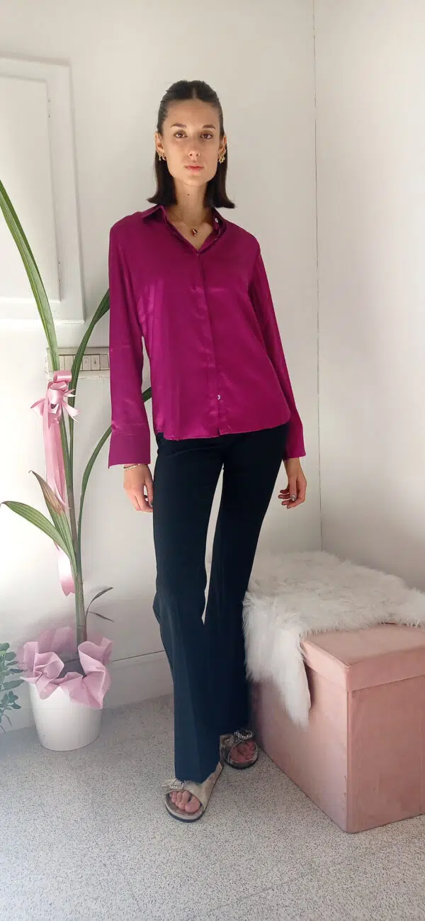 Camicia di Lusso in Raso di Viscosa: Eleganza e Stile in Viola e Ottanio!