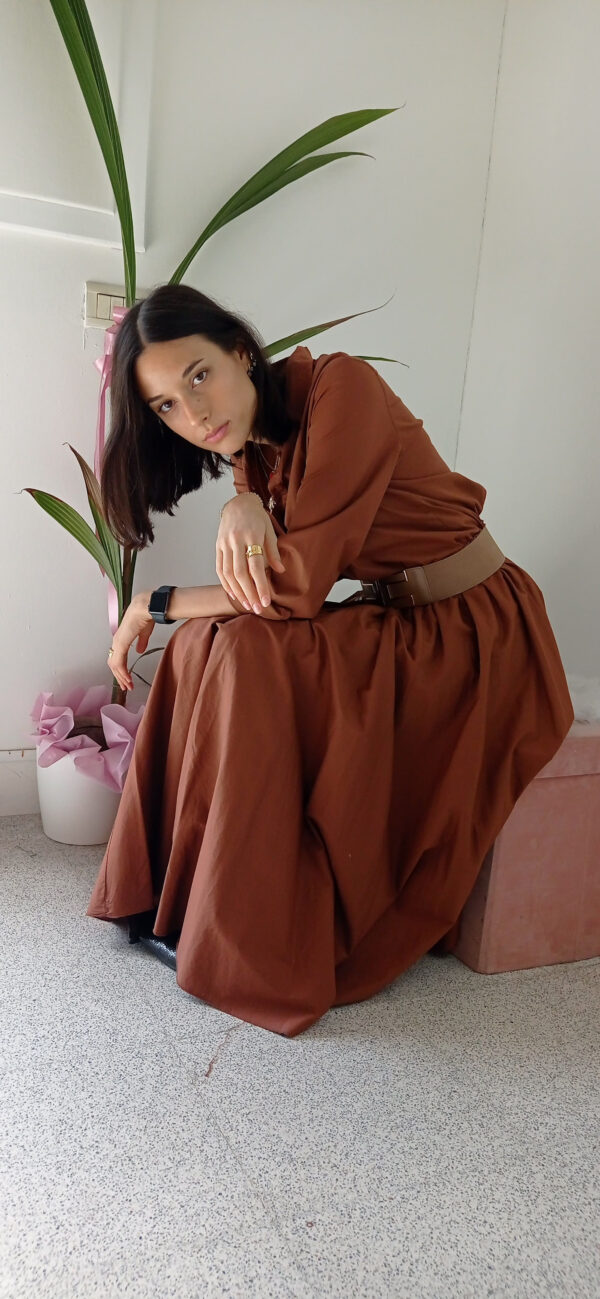 Camicia Oversize in Cotone: Eleganza e Comfort in Marrone e Nero!