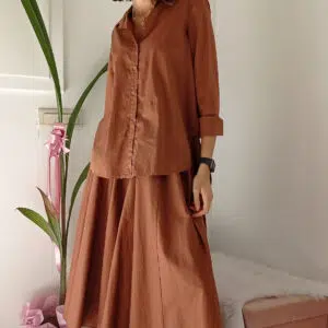 Camicia Oversize in Cotone: Eleganza e Comfort in Marrone e Nero!