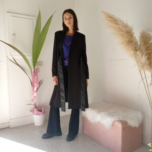 Cappotto Nero Lungo Stile Vestaglia - Eleganza Poliedrica in Taglie S, M, L
