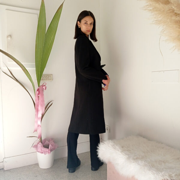 Cappotto Nero Lungo Stile Vestaglia - Eleganza Poliedrica in Taglie S, M, L