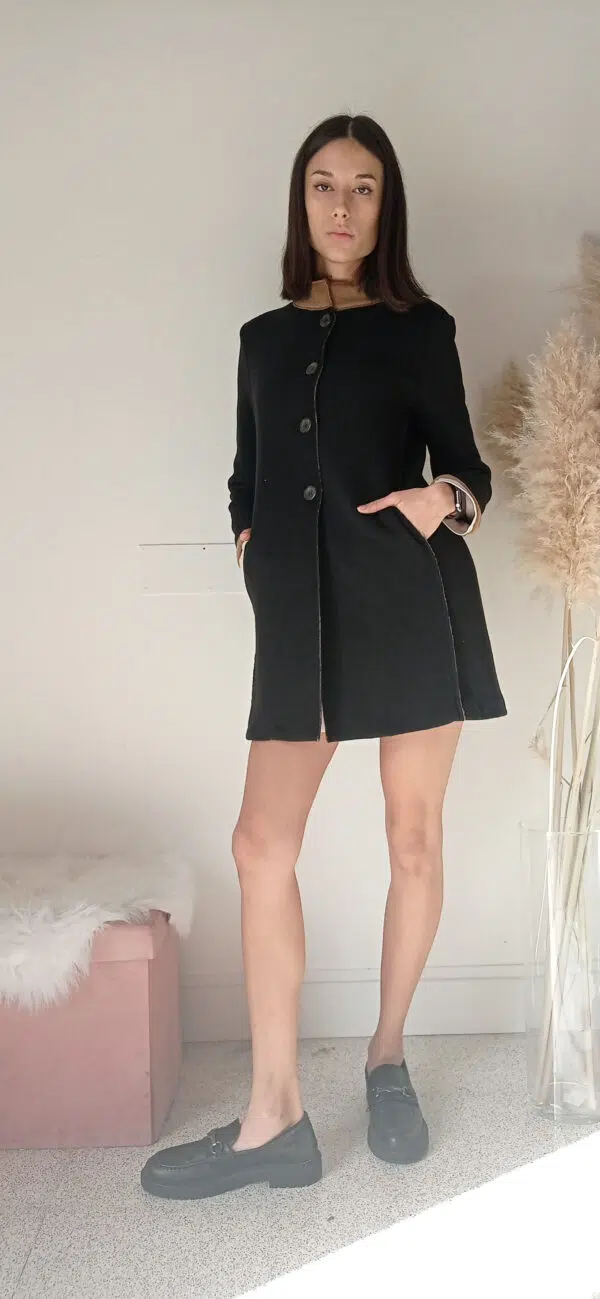 Cappotto di Maglia Nero con Bordo Marrone Chiaro - Caldo e Morbido in Misto Viscosa