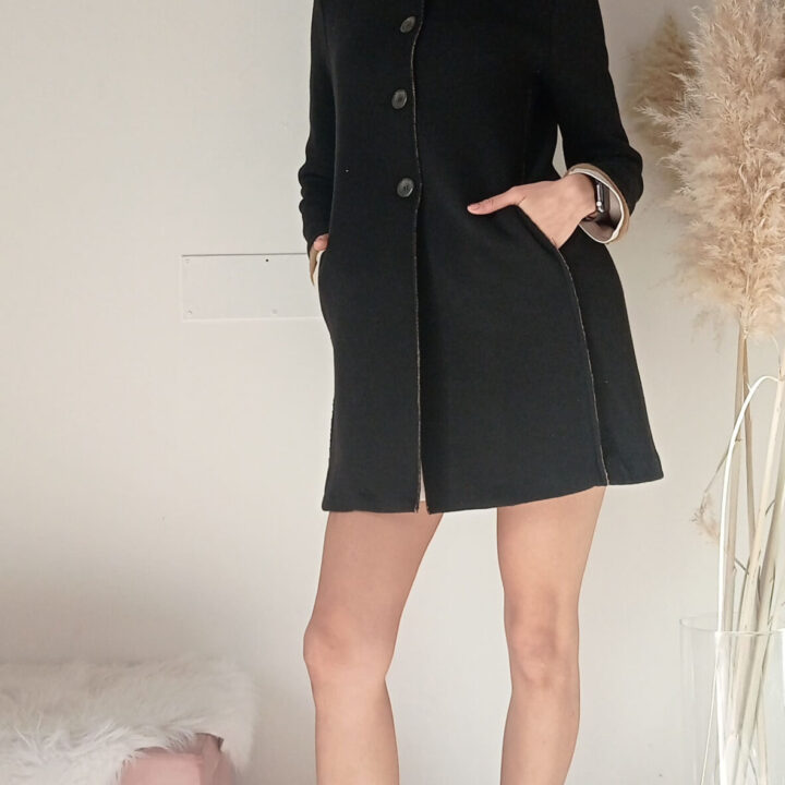 Cappotto di Maglia Nero con Bordo Marrone Chiaro - Caldo e Morbido in Misto Viscosa