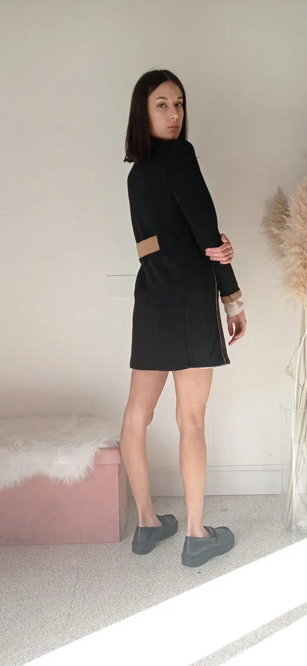 Cappotto di Maglia Nero con Bordo Marrone Chiaro - Caldo e Morbido in Misto Viscosa